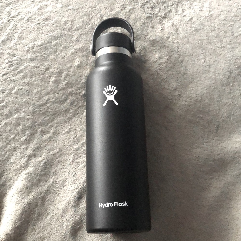 Hydro flask 21oz🤍